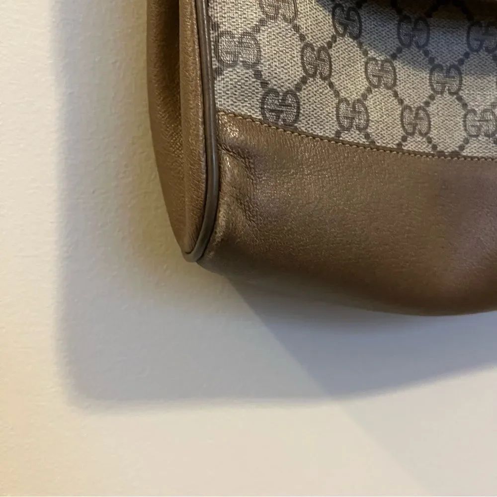 Gucci Supreme Crossbody/Shoulder Bag - Picture 6 of 16